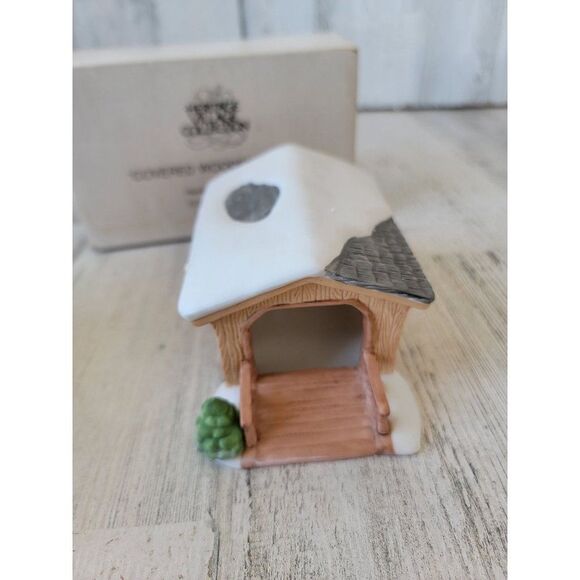 Dept 56 65315 Covered Wooden Bridge Village accessory Xmas - Picture 2 of 6